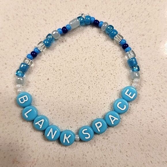 Taylor Swift Eras Tour Friendship Bracelet - Picture 1 of 2